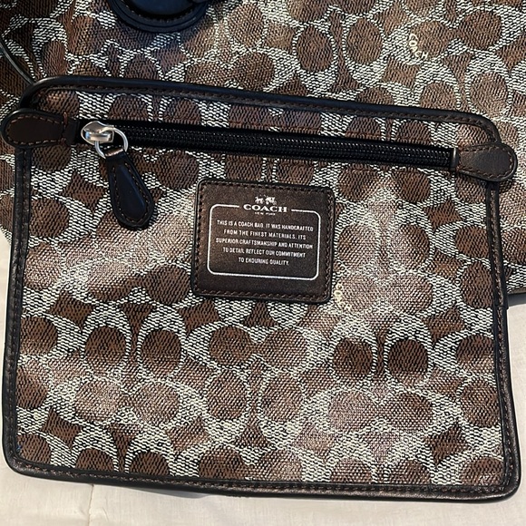 COACH Coated Canvas Signature Taxi Tote Tan - Picture 3 of 14